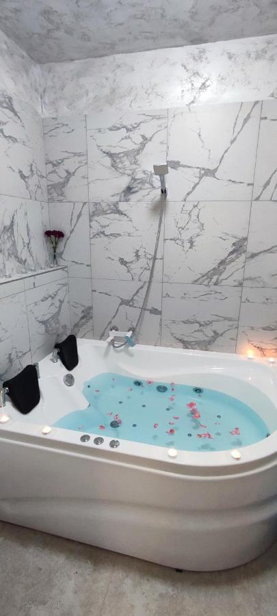 Jacuzzi Belle View Sinaia-free Parking Apartament *